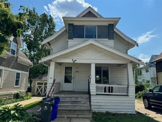 215 17th St NE, Cedar Rapids, IA 52402