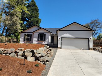 2085 Greiner St, Eugene, OR 97405