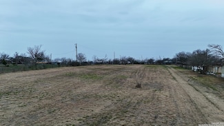 6759 Pfeil Rd, Selma, TX 78154