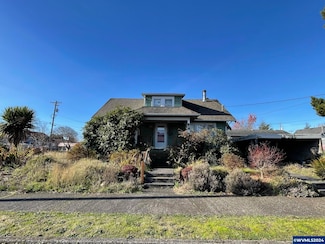 316 Douglas Ave, Tillamook, OR 97141