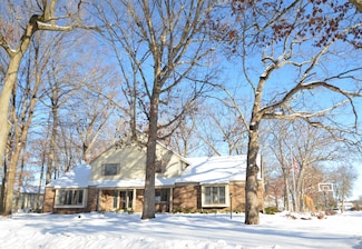 421 Polaris Ct, Green Bay, WI 54302