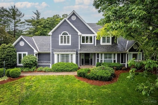 8 Denison Ln, Terrace Park, OH 45174