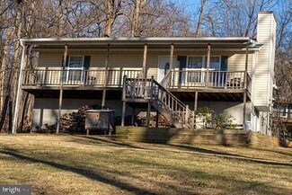 131 Broadway Ct, Linden, VA 22642