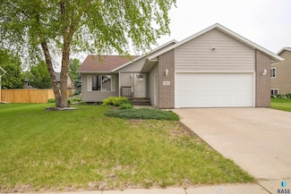 7012 S Mogen Ave, Sioux Falls, SD 57108