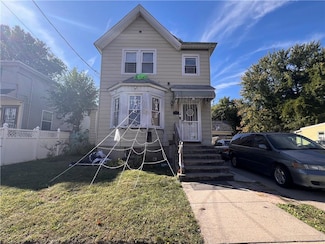 128 Lake Ave, Staten Island, NY 10303