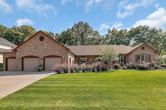 1944 Tyrol Dr, Saint Cloud, MN 56301