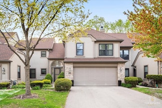 28 Ascot Cir, Schaumburg, IL 60194