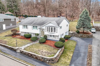 74 Churchill Rd, Quincy, MA 02169