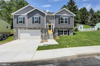 12366 Benning Ave, Waynesboro, PA 17268
