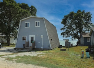 25991 105th St, Spirit Lake, IA 51360