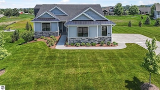 633 Madeira Dr, Traverse City, MI 49696