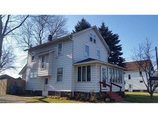 142 Washington St E, Hartville, OH 44632