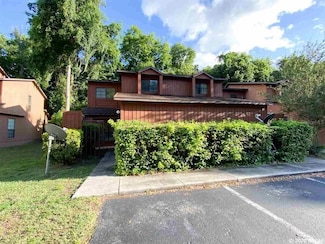 5855 SW 8th Place, Gainesville, FL 32607