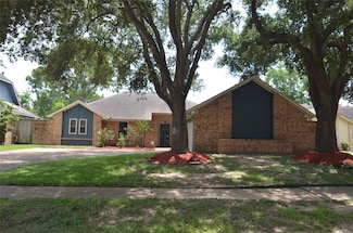 6102 Denmark Dr, Pasadena, TX 77505