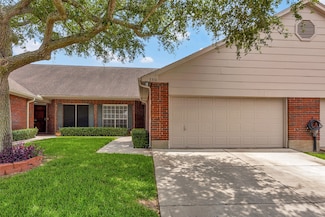 3310 Country Meadows Ct, Pearland, TX 77584