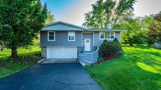 3161 Westwind Ct, Crown Point, IN 46307