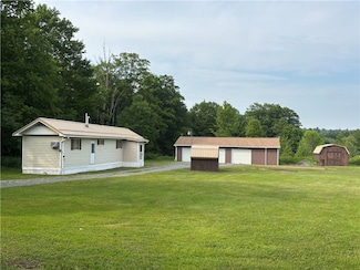 288 Lamont Rd, Kane, PA 16735