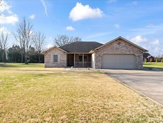1525 W Andrew Ln, Jasper, IN 47546