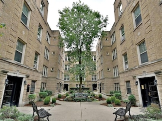 217 A Washington Blvd Unit 2E, Oak Park, IL 60302