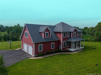 432 Quassapaug Rd, Woodbury, CT 06798