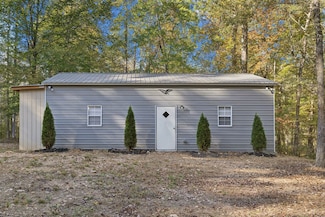 1399 Roberts Creek Rd, Waverly, TN 37185