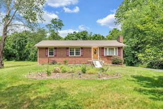 3203 Bradshaw Rd, Salem, VA 24153