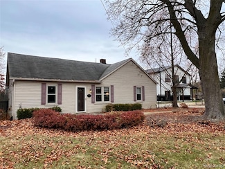 496 E Avon Rd, Rochester Hills, MI 48307