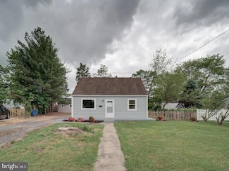 151 Martin Dr, Manassas Park, VA 20111