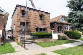 2802 Cuyler Ave, Berwyn, IL 60402