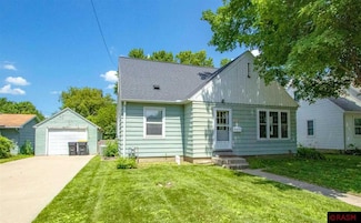 624 Garfield Ave, North Mankato, MN 56003