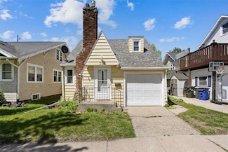 357 21st St SE, Cedar Rapids, IA 52403