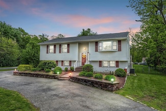 149 E Main St, Washingtonville, NY 10992