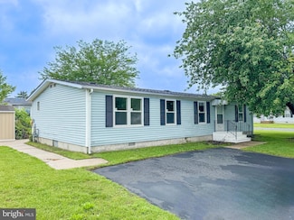 4 Welch Dr E, Dover, DE 19901