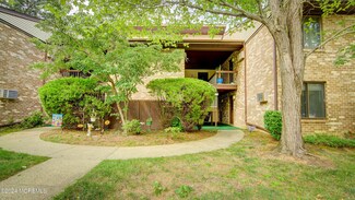 156 Cross Slope Ct Unit E, Manalapan, NJ 07726