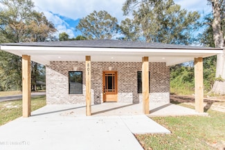 801 Fourth St, Picayune, MS 39466