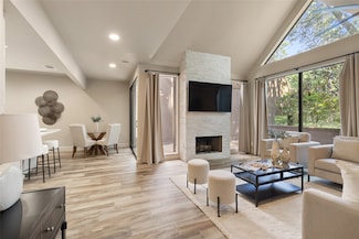 137 Litchfield Ln, Houston, TX 77024