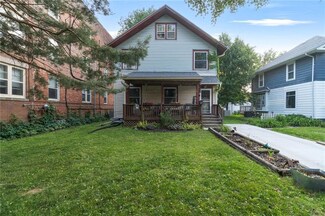 1066 35th St, Des Moines, IA 50311
