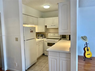 820 SW 11th Ave Unit 15, Hallandale Beach, FL 33009