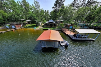 604 Hickory Hill Dr, Burkeville, TX 75932