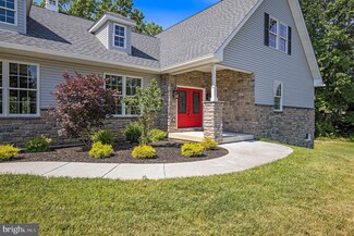 2640 Eagle Ln, Hellertown, PA 18055
