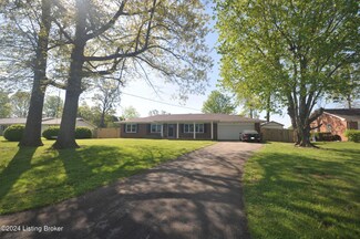 340 W Crocus Dr, Radcliff, KY 40160