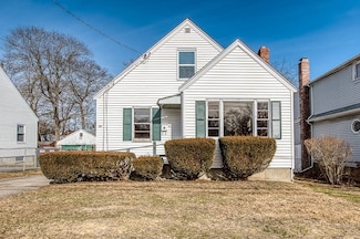 90 Paul St, Dedham, MA 02026