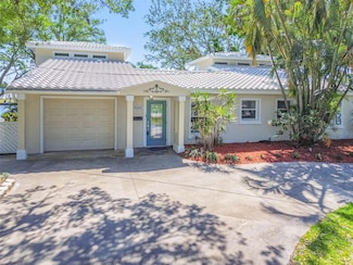 9265 Treasure Ln NE, Saint Petersburg, FL 33702