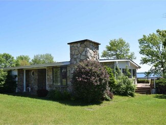 61 Maple St, Swanton, VT 05488