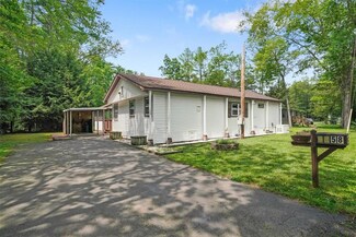 58 Grove St, Godeffroy, NY 12729