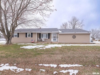 14111 Grandview Dr, Manito, IL 61546