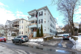14 Ashton St, Worcester, MA 01605