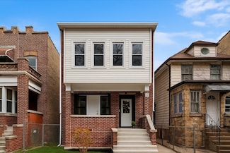 3236 W Eastwood Ave Unit 2, Chicago, IL 60625