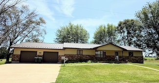 400 Main St, Novelty, MO 63460