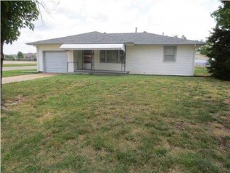 328 N Washington St, Cheney, KS 67025